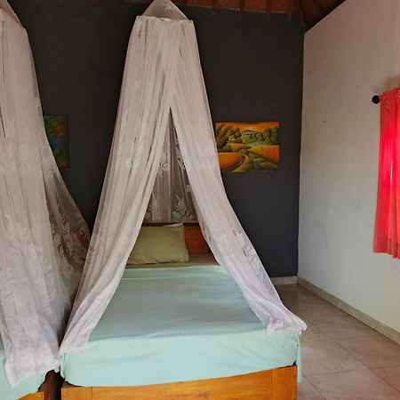 Friend House Stay & Surf Airsatang Bagian luar foto