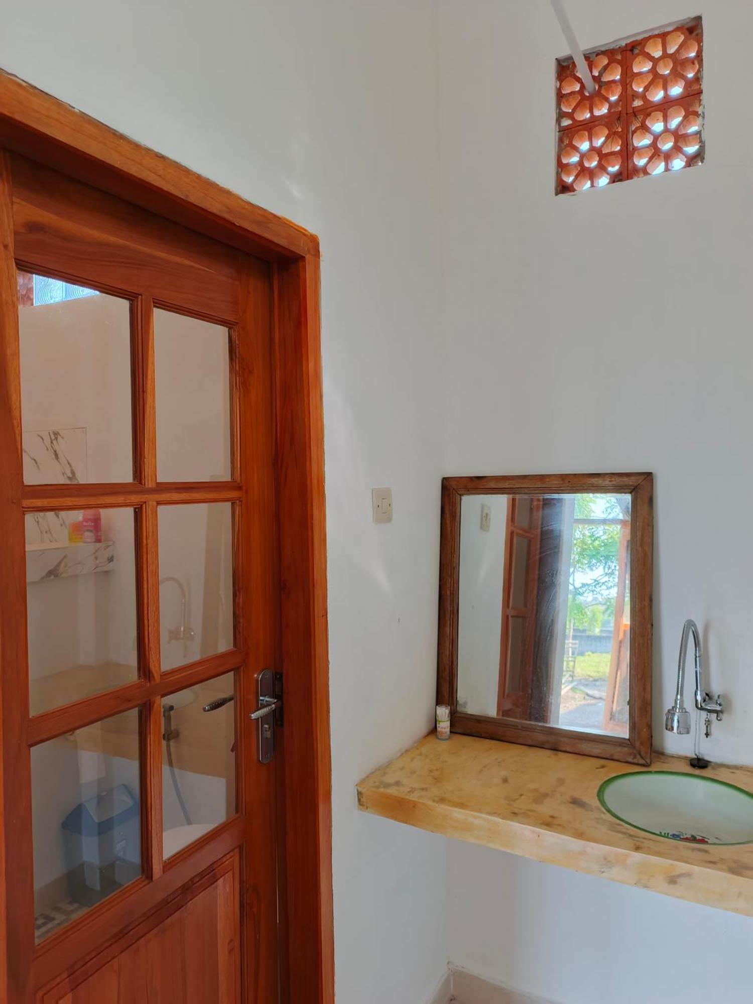 Friend House Stay & Surf Airsatang Bagian luar foto