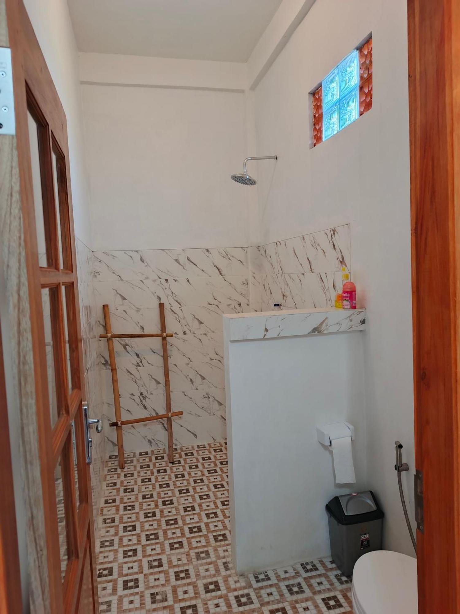 Friend House Stay & Surf Airsatang Bagian luar foto