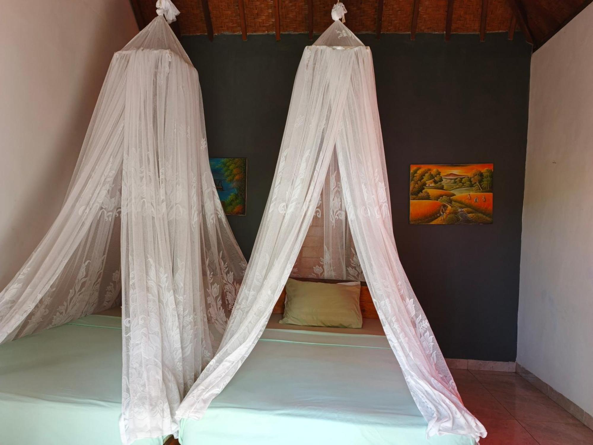 Friend House Stay & Surf Airsatang Bagian luar foto