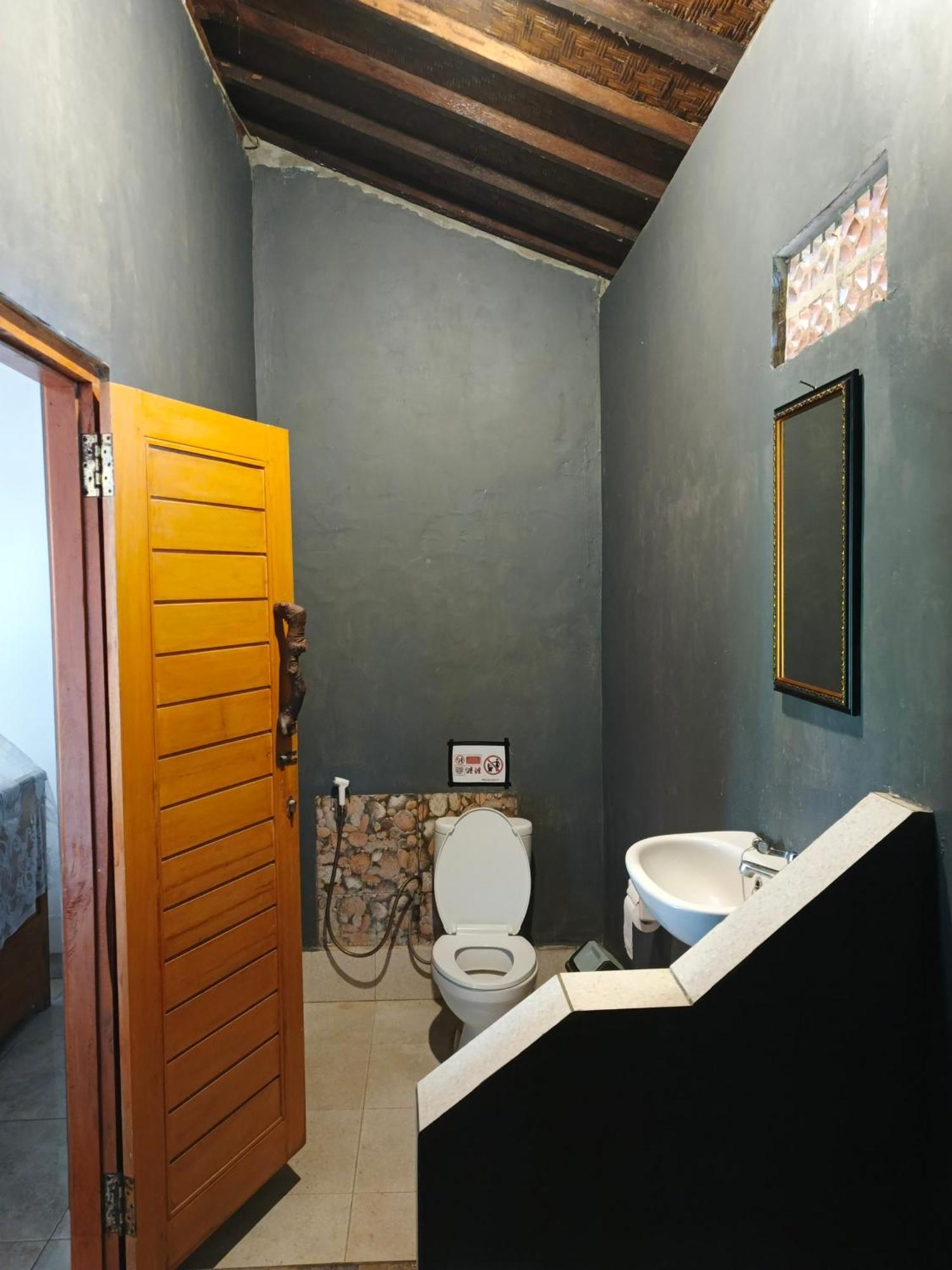 Friend House Stay & Surf Airsatang Bagian luar foto