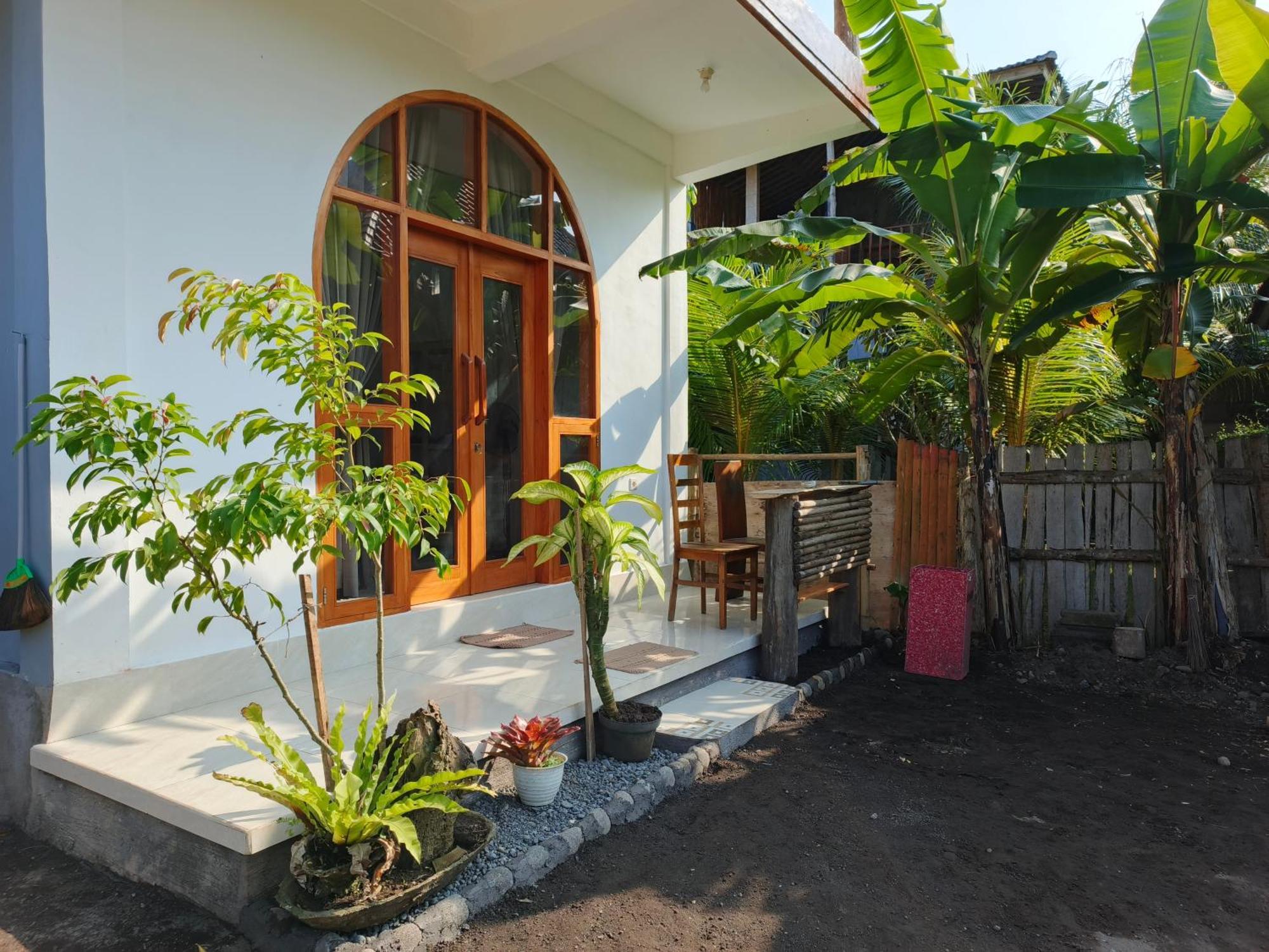Friend House Stay & Surf Airsatang Bagian luar foto