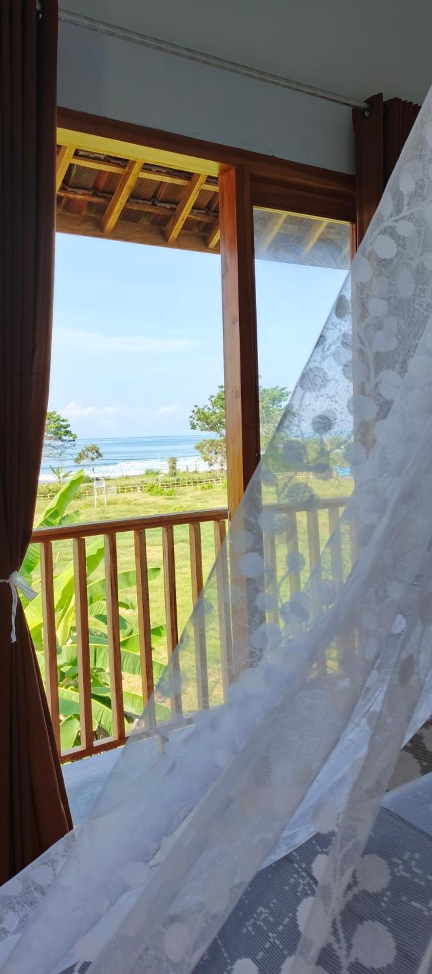 Friend House Stay & Surf Airsatang Bagian luar foto
