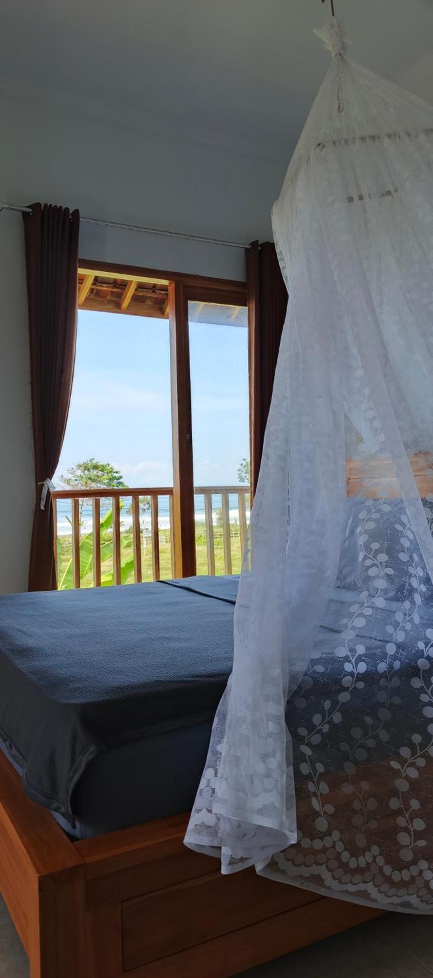 Friend House Stay & Surf Airsatang Bagian luar foto