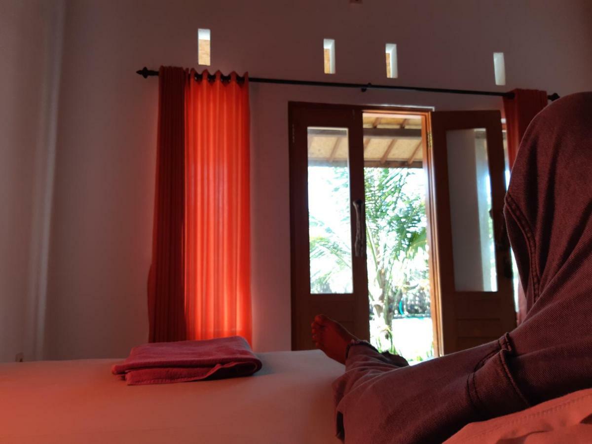 Friend House Stay & Surf Airsatang Bagian luar foto