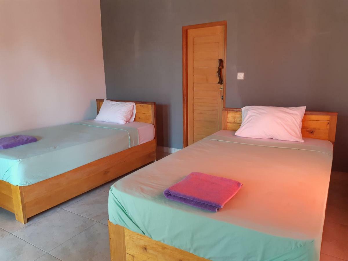 Friend House Stay & Surf Airsatang Bagian luar foto