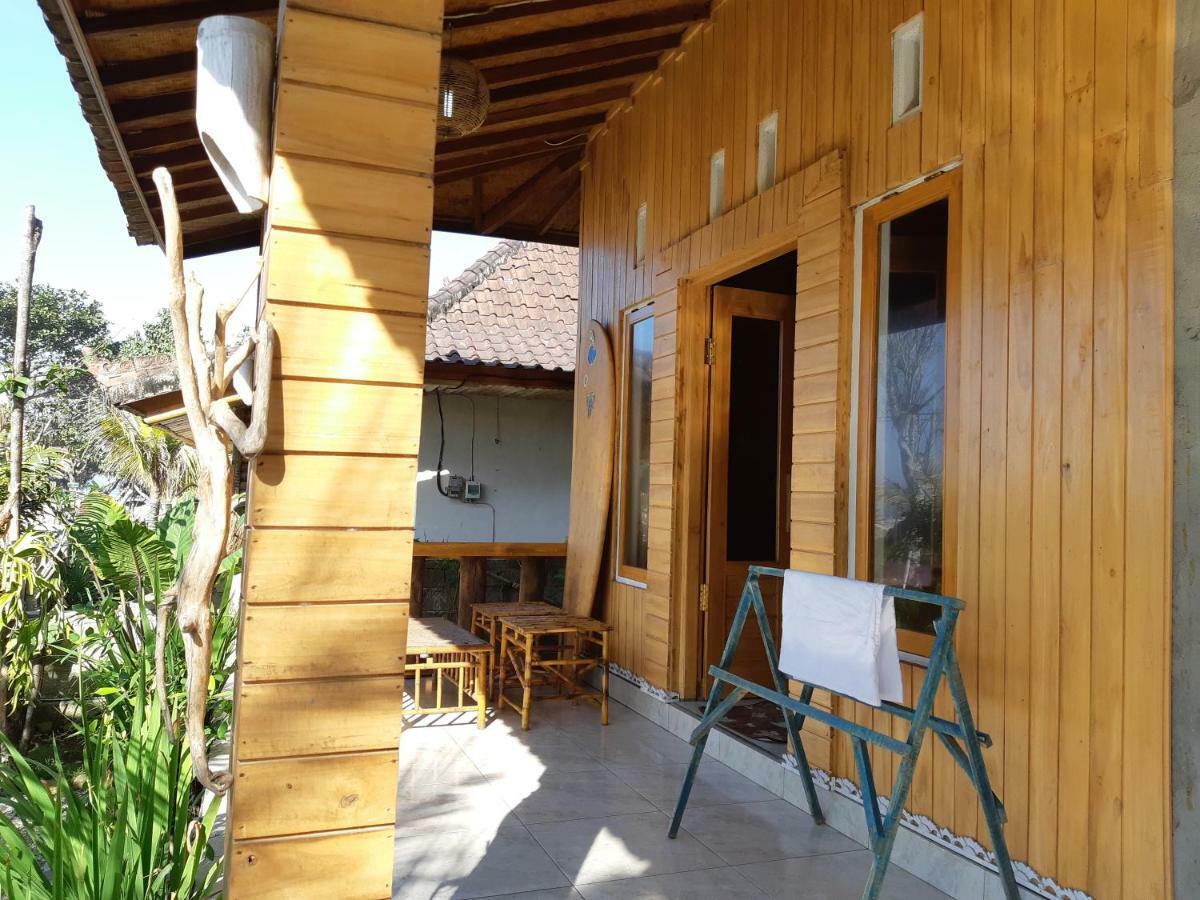 Friend House Stay & Surf Airsatang Bagian luar foto