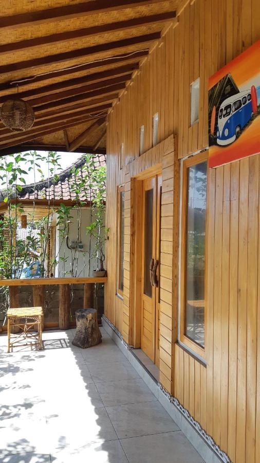 Friend House Stay & Surf Airsatang Bagian luar foto